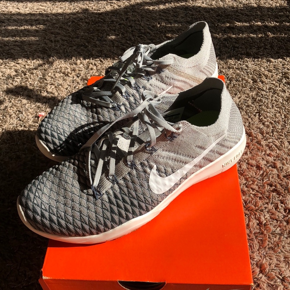 Women’s Nike Free Training Flyknits 2 Pale Grey/Sail-Light Charcoal